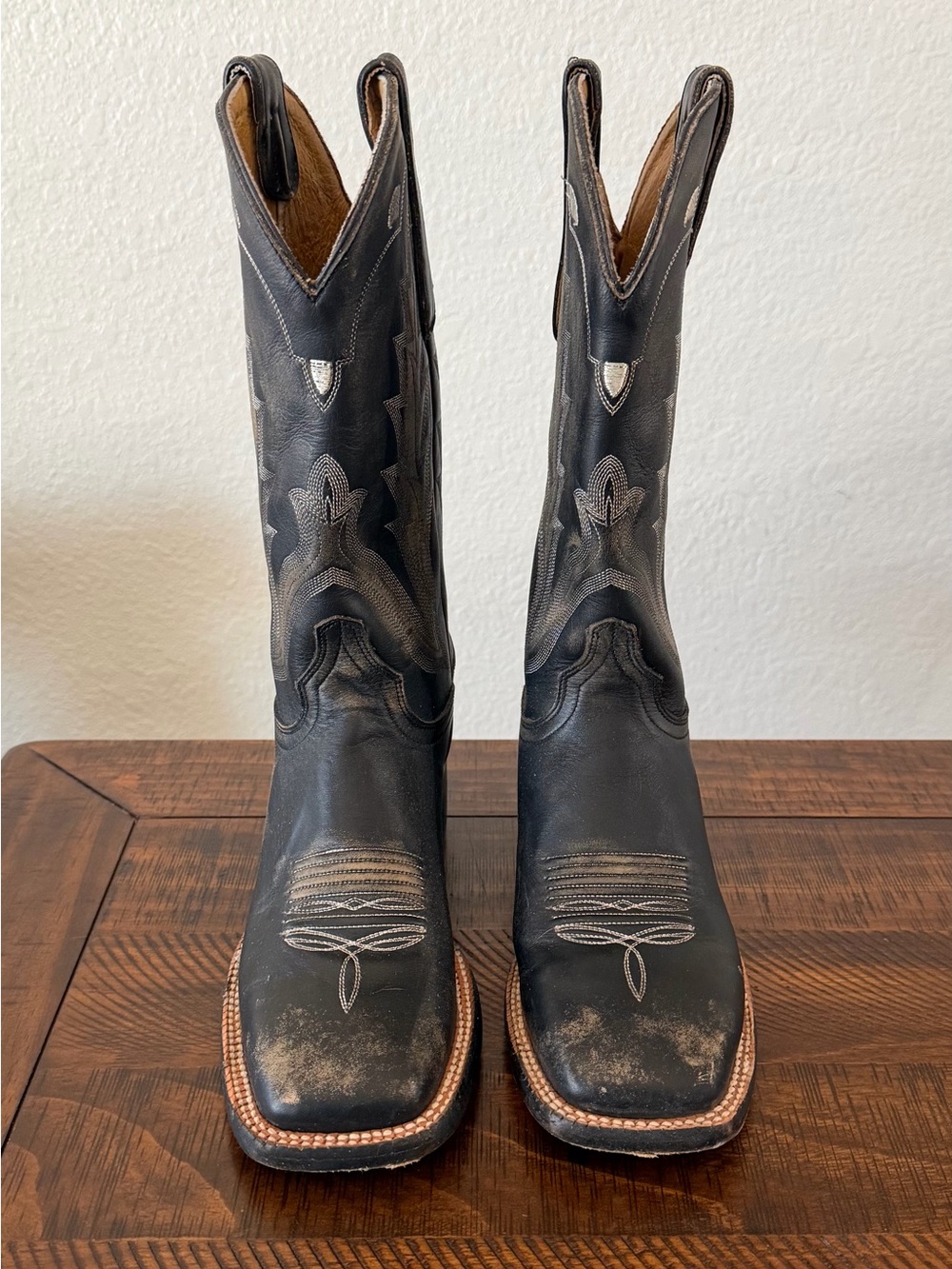 Women’s Black Leather Western Cowboy Boots - Classic Stitch Detail
